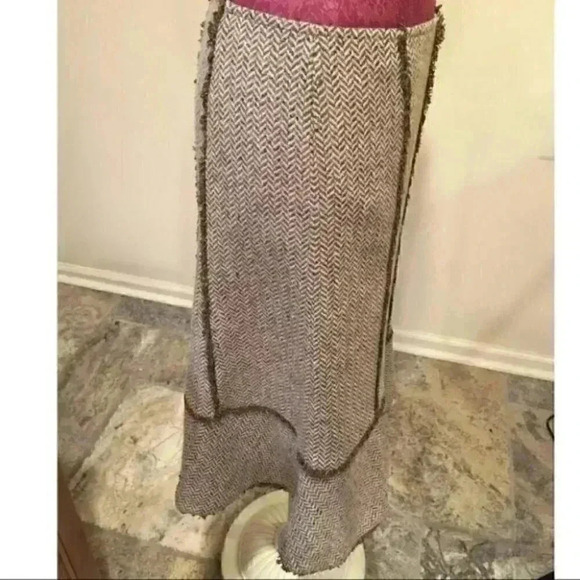 Loft Petite Brown Trumpet Sz 6P 55% silk 45% wool - Picture 3 of 6